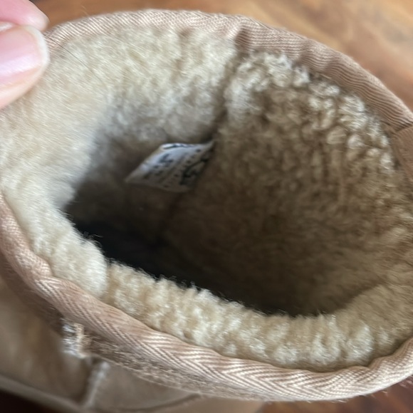 Gold UGGs size W6 - Picture 7 of 9
